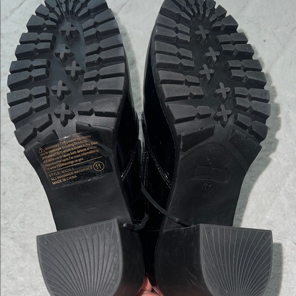 Black Patent Leather Lace-Up Boots - Picture 5 of 7